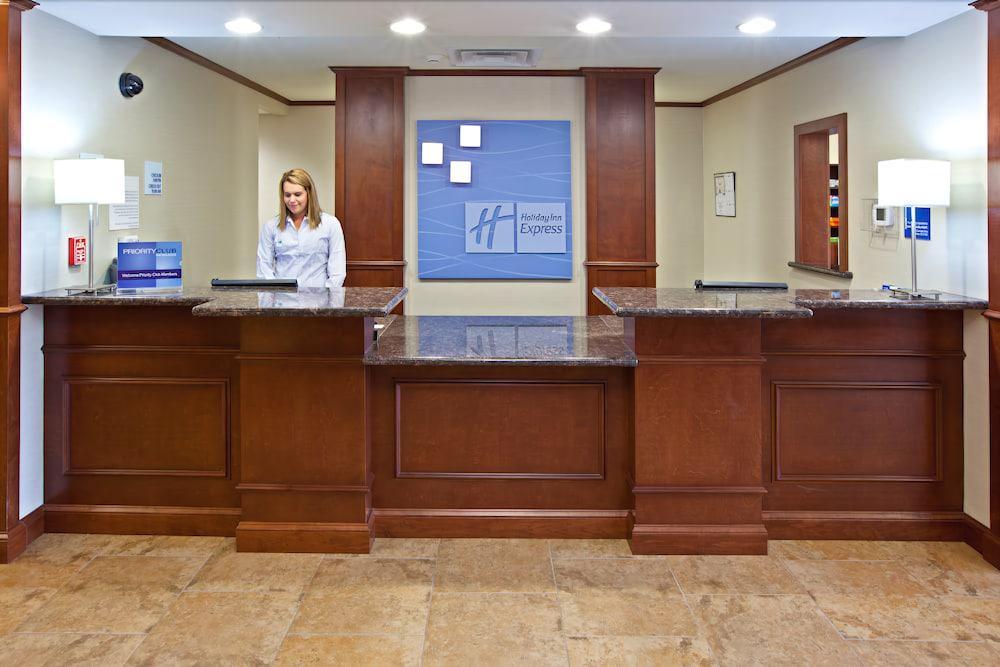 Holiday Inn Express & Suites Ripley By Ihg Buitenkant foto