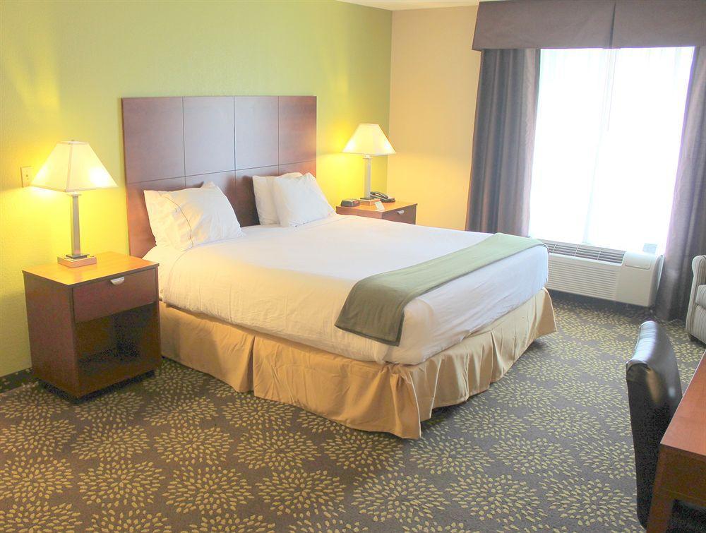 Holiday Inn Express & Suites Ripley By Ihg Buitenkant foto
