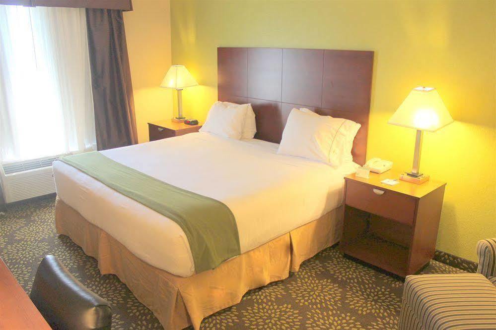 Holiday Inn Express & Suites Ripley By Ihg Buitenkant foto