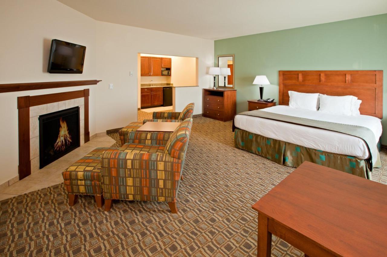 Holiday Inn Express & Suites Ripley By Ihg Buitenkant foto